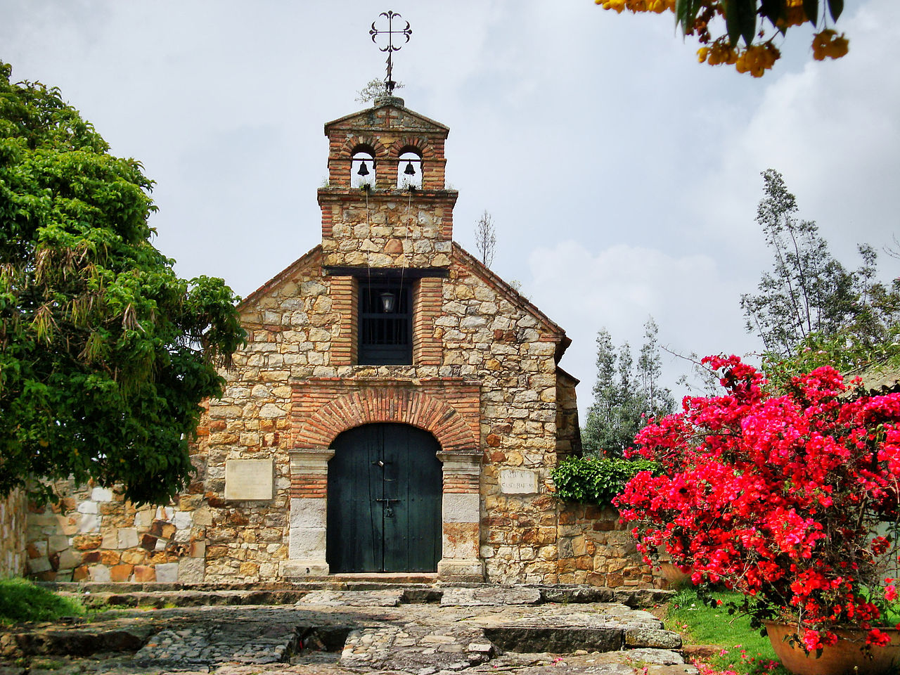 1280px-Capilla_Doctrinera_Tabio.jpg 1280px-Capilla_Doctrinera_Tabio.jpg